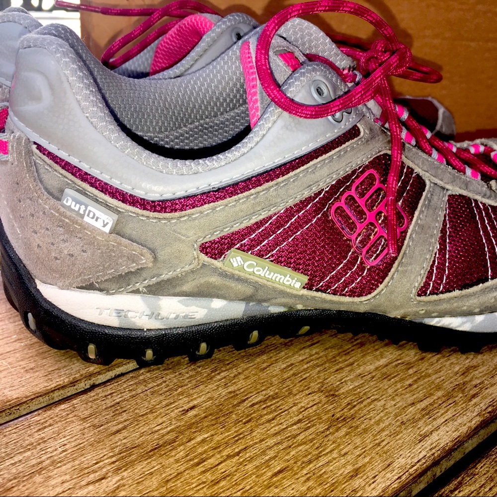 Columbia waterproof hiking shoes women’s size 6.5US
